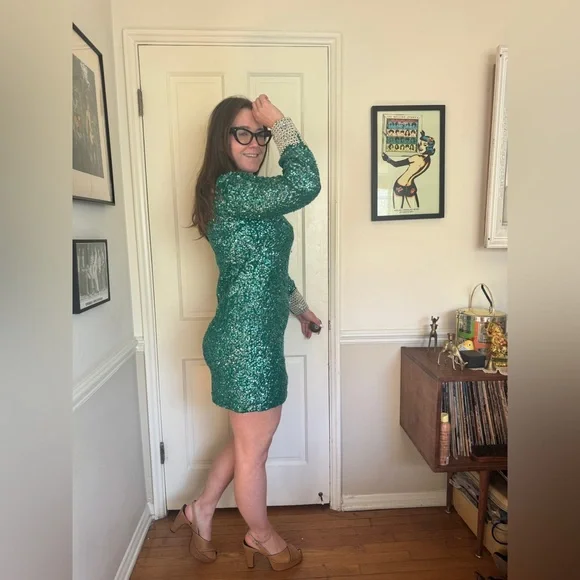 70s Vintage Green Sequin Wiggle Dress - Picture 3 of 9